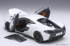 1/18 AUTOart McLaren 570S (White/ Black Wheels) - 76041