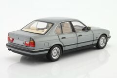 Ön Sipariş - 1/18 MINICHAMPS - BMW 5-SERIES 535i (E34) 1988 - 100024008