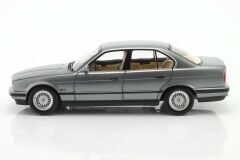 Ön Sipariş - 1/18 MINICHAMPS - BMW 5-SERIES 535i (E34) 1988 - 100024008