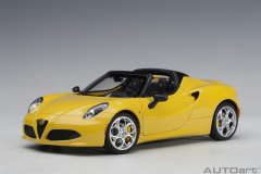 1/18 AUTOART Alfa Romeo 4C Spider (Giallo Prototipo) - 70143