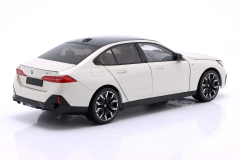 Ön Sipariş - 1/18 MINICHAMPS - BMW - 5-SERIES i5 (G60) 2023 - 110023402