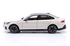Ön Sipariş - 1/18 MINICHAMPS - BMW - 5-SERIES i5 (G60) 2023 - 110023402
