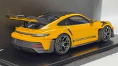 SPARK-MODEL - PORSCHE - 911 992 GT3 RS COUPE 2022 - CON VETRINA - WITH SHOWCASE