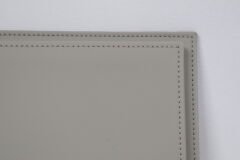 LYRD BOX - 1:18 ÖLÇEK - Silky Dove Grey  SERGİLEME STANDI - (GRİ DİKİŞ) LY191