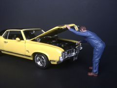 1/18 American Diorama Mechanic Classic - Frank Under the Hood - AD38179