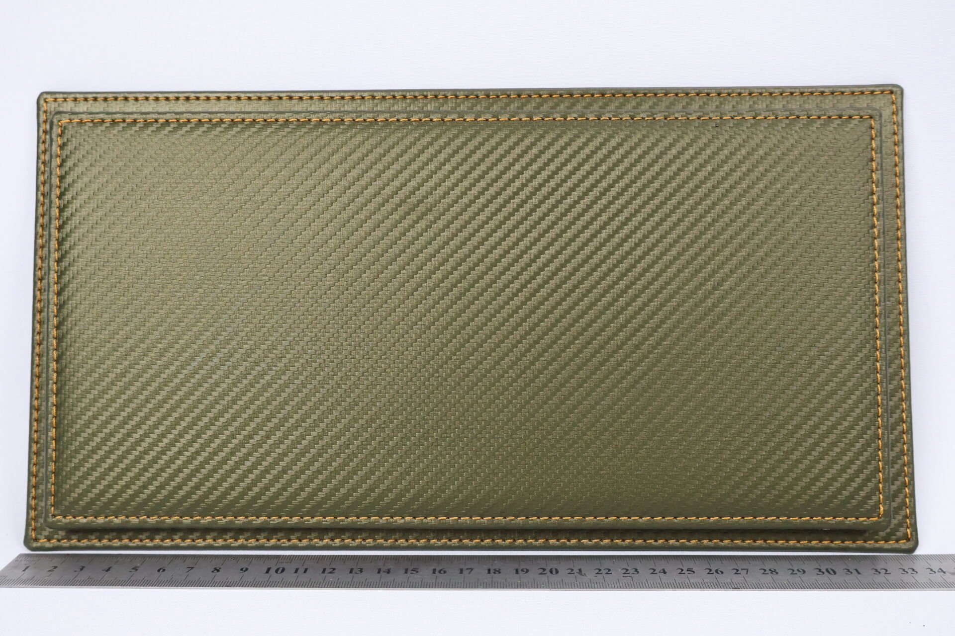 LYRD BOX - 1:18 ÖLÇEK - Carbon Olive Green  SERGİLEME STANDI - (GOLD DİKİŞ) LY193