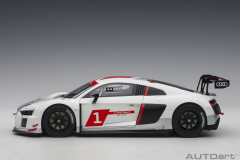 1/18 AUTOART Audi R8 LMS Presentation Car Geneva 2016 - 81600