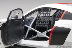 1/18 AUTOART Audi R8 LMS Presentation Car Geneva 2016 - 81600