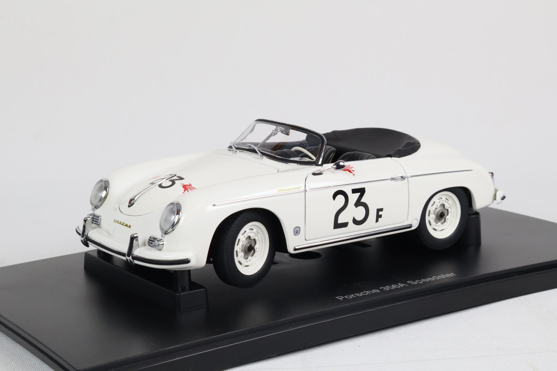 AUTOART - PORSCHE - 356A SPEEDSTER N 23 f 1968