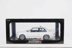 1/18 AUTOART - BMW - 3-SERIES M3 E30 RACE CAR 1989