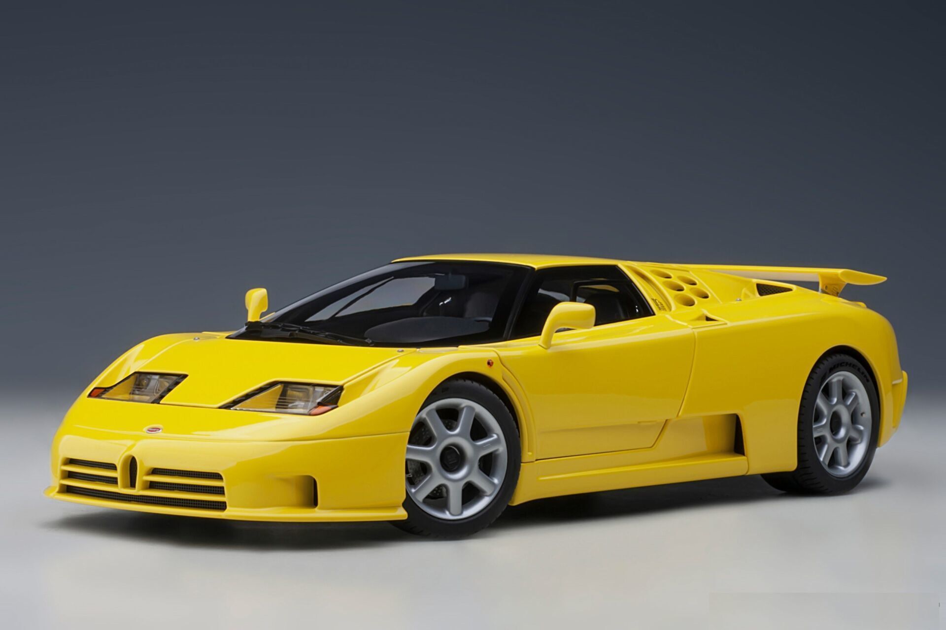 AUTOART - BUGATTI - EB110 1994