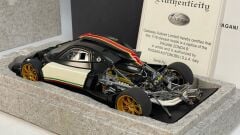 1/18 AUTOART - PAGANI - ZONDA R 2009 - WITH ITALIAN BAND - 78262