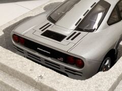 1/18 AUTOART MCLAREN F1 - 76001