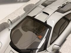 1/18 AUTOART MCLAREN F1 - 76001