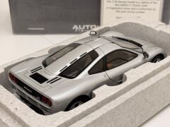 1/18 AUTOART MCLAREN F1 - 76001
