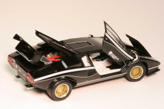 Ön Sipariş - 1/18 Kyosho Lamborghini Countach LP500R, schwarz/weiss - KYO8320C0