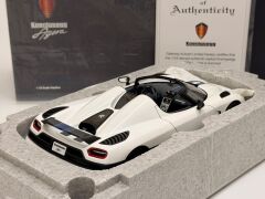 1/18 AUTOART  KOENIGSEGG - AGERA SPIDER 2011 - Blue/White - 79008
