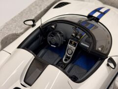 1/18 AUTOART  KOENIGSEGG - AGERA SPIDER 2011 - Blue/White - 79008