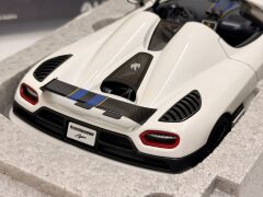 1/18 AUTOART  KOENIGSEGG - AGERA SPIDER 2011 - Blue/White - 79008