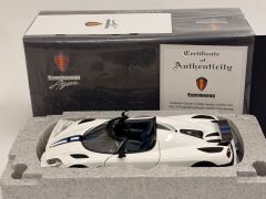 1/18 AUTOART  KOENIGSEGG - AGERA SPIDER 2011 - Blue/White - 79008