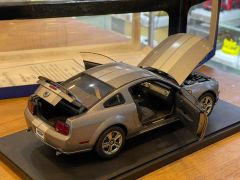 AUTOART - FORD MUSTANG 2005