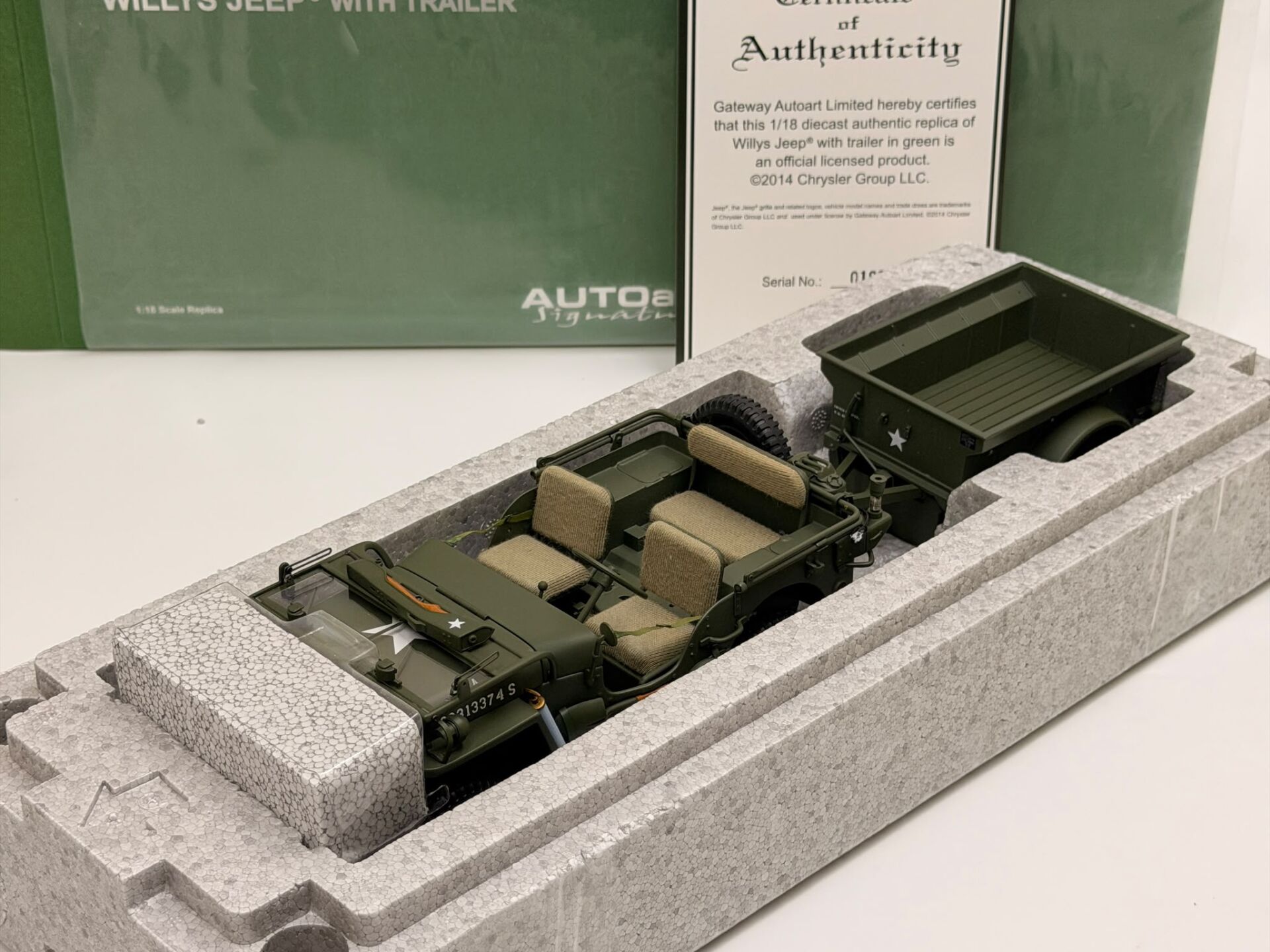1/18 AUTOART Jeep Willys Army Green with Trailer - 74016