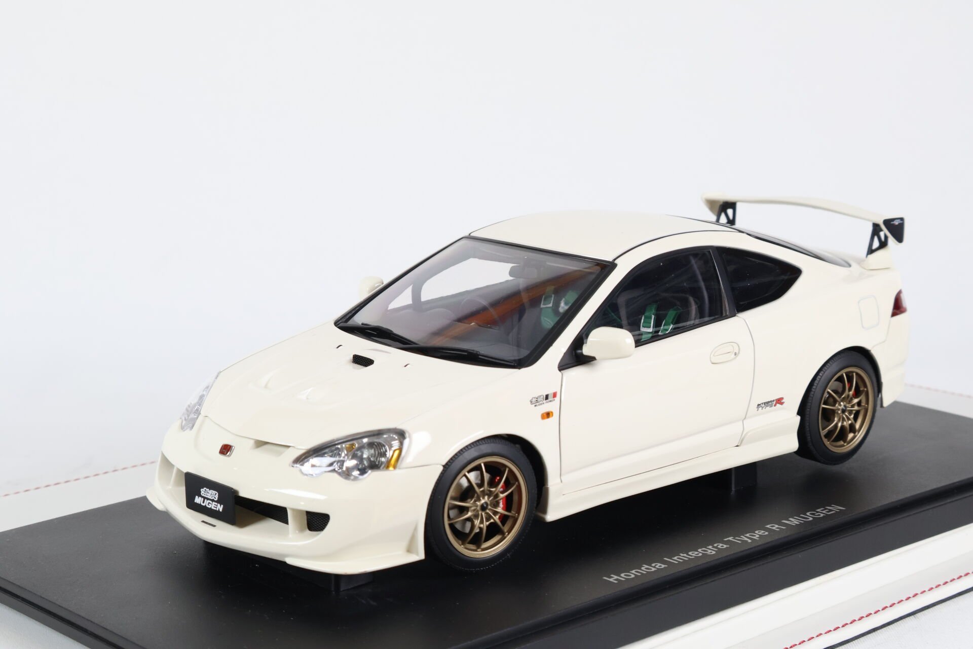 1/18 AUTOART HONDA İNTEGRA TYPE R MUGEN 2001 WHITE