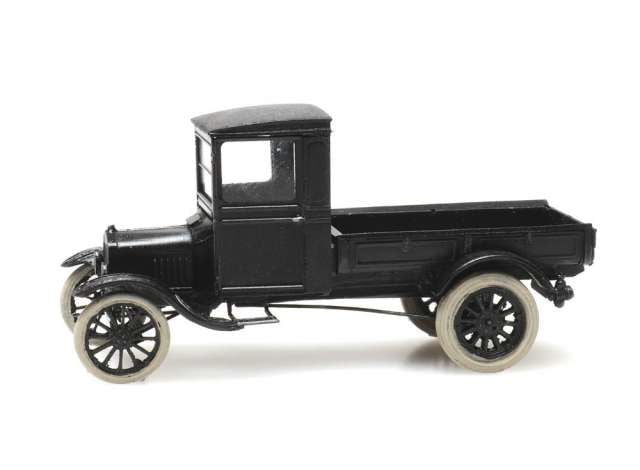 1/87 Ford Model TT Open Bed Truck, black