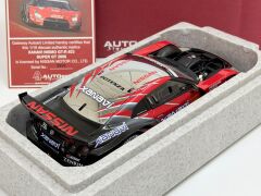 1/18 AUTOART - NISSAN - GT-R SUPER GT 2008 XANAVI NISMO - 80876