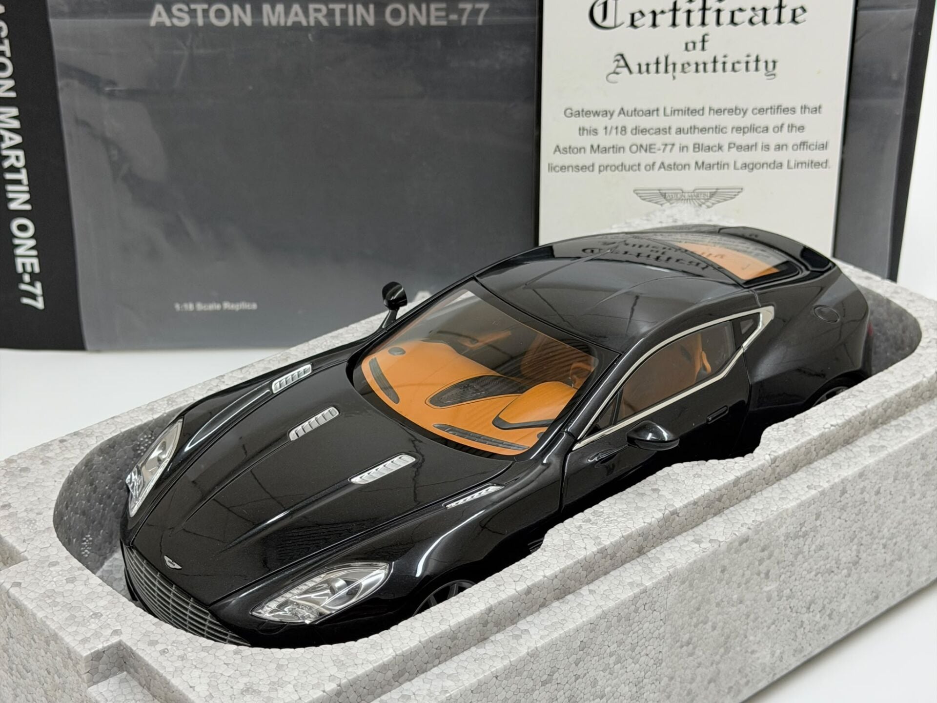 1/18 AUTOART - ASTON MARTIN - ONE-77 2009 - 70241