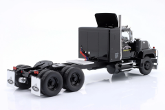 1/18 ROAD-KINGS - MACK - RL700L TRACTOR TRUCK 3-ASSI 1974