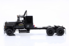 1/18 ROAD-KINGS - MACK - RL700L TRACTOR TRUCK 3-ASSI 1974