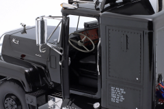 1/18 ROAD-KINGS - MACK - RL700L TRACTOR TRUCK 3-ASSI 1974