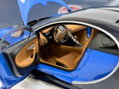 1/18 AUTOART Bugatti Chiron (French Racing Blue/Atlantic Blue) - 70993