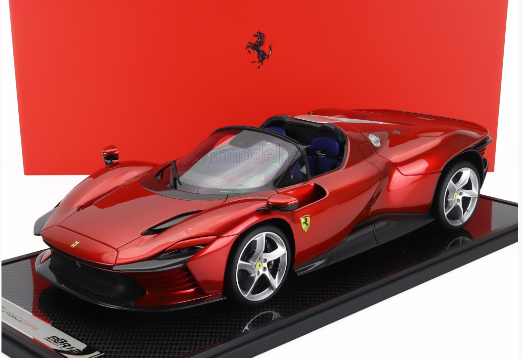 1/12 BBR-MODELS - FERRARI - DAYTONA SP3 SERIE ICONA OPEN ROOF 2022 - CON VETRINA - WITH SHOWCASE