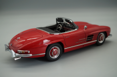 1/18 CMC Mercedes-Benz 300 SL W198, Roadster open - M282