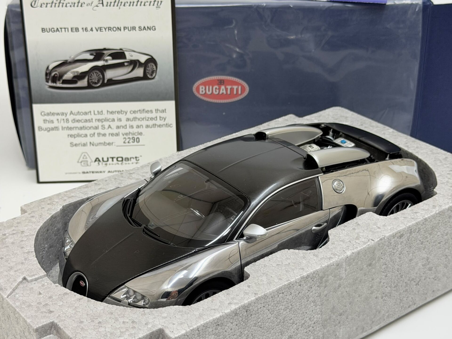 1/18 AUTOART Bugatti Veyron Pur Sang (Polished Aluminium/Carbon) - 70966
