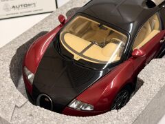 1/18 AUTOART Bugatti Veyron (Red/Black) #001 - 70909
