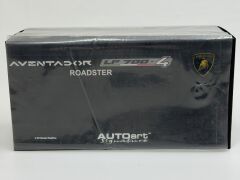 1/18 AUTOART Lamborghini Aventador LP700-4 Roadster (2013) - 74699