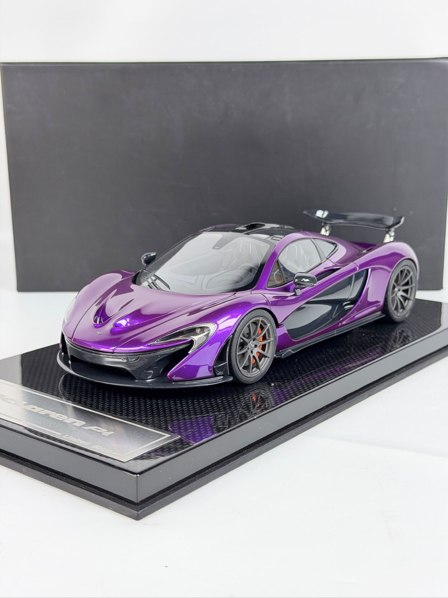 1/18 Dino Model McLaren P1 Violet Spectrum - MP015B