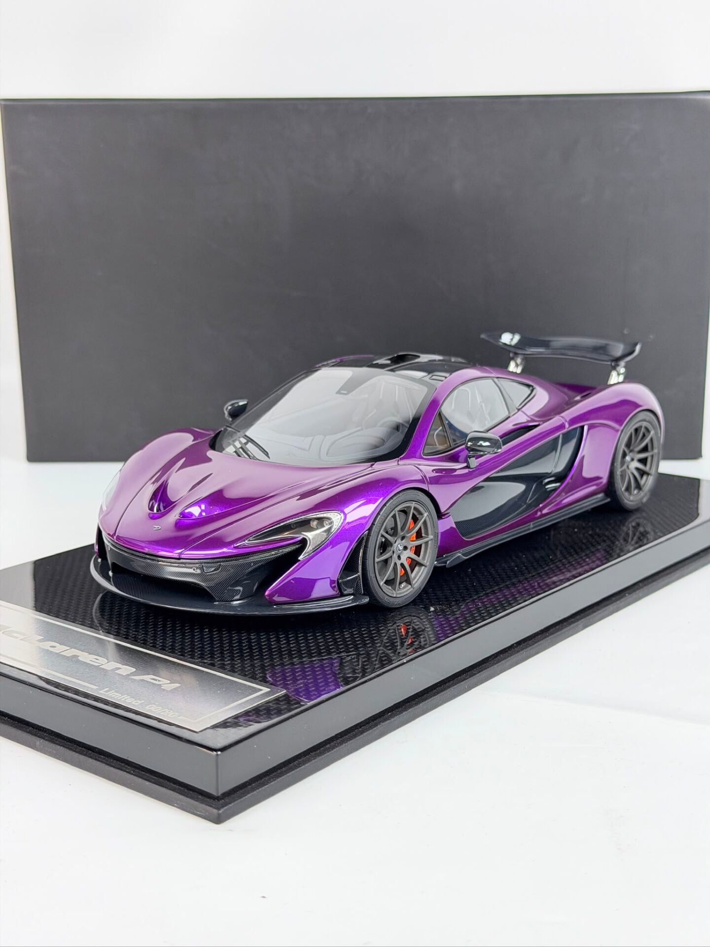1/18 Dino Model McLaren P1 Violet Spectrum - MP015B