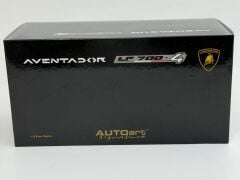 1/18 AUTOART Lamborghini Aventador LP700-4 Red - 74669