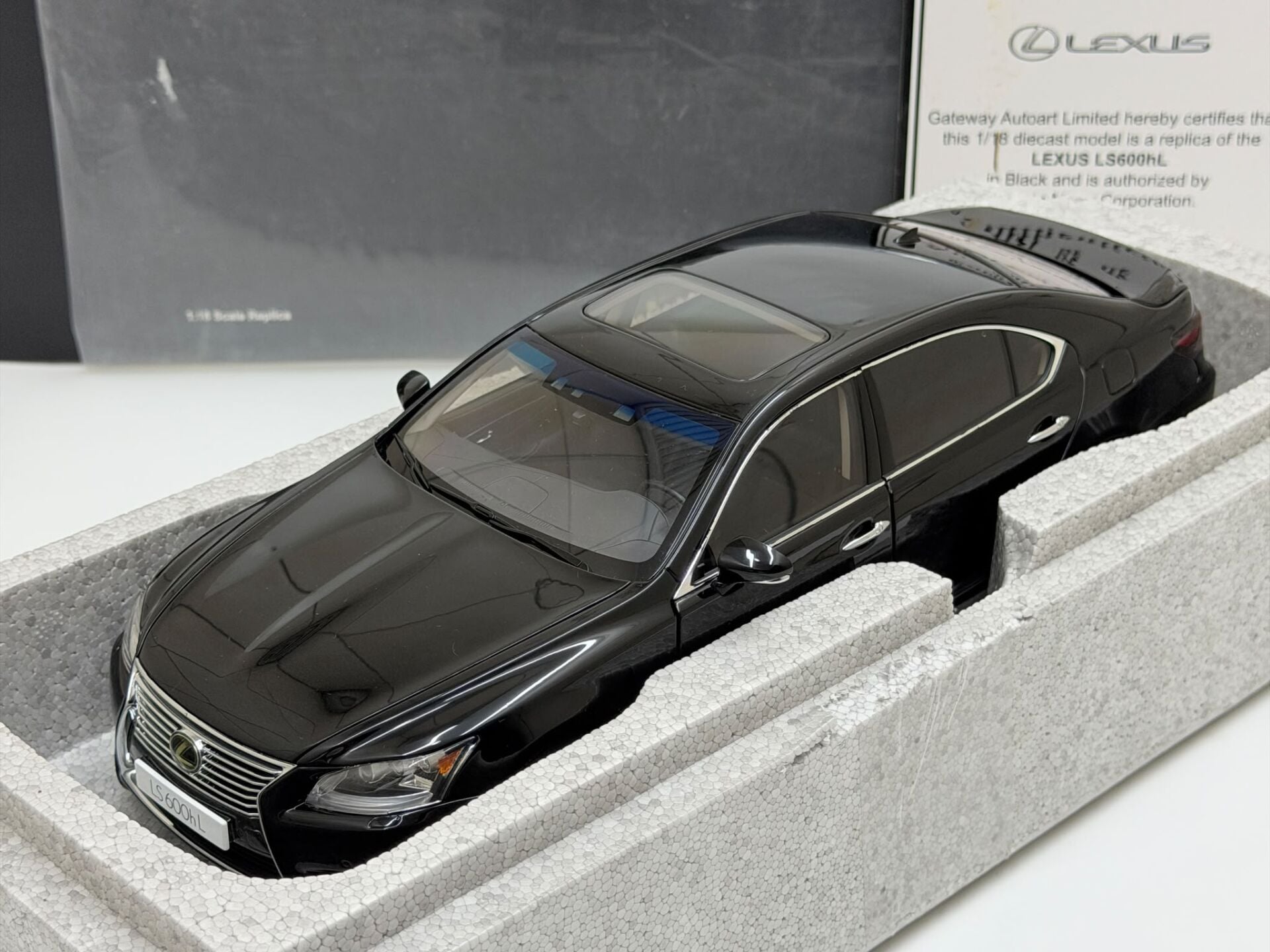 1/18 AUTOART Lexus LS600 LS600hl - 78842