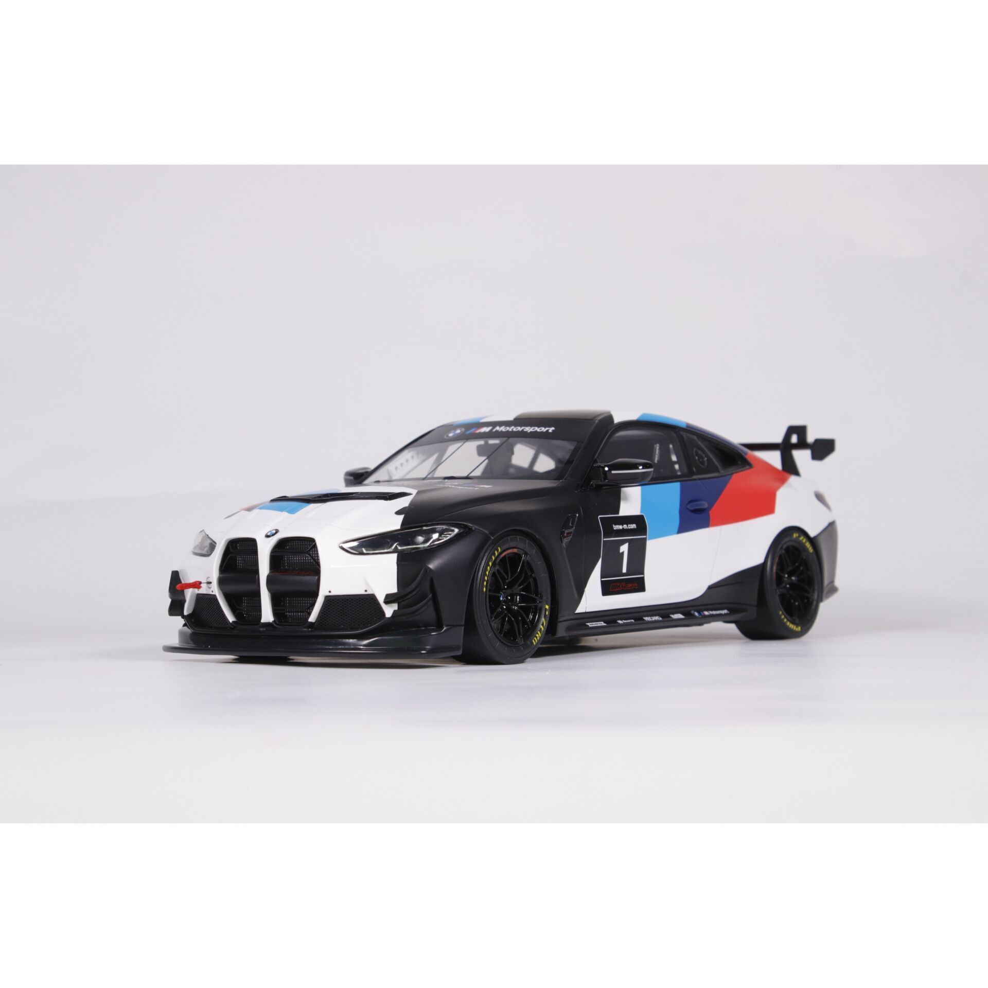 1/18 OTTO-MOBILE - BMW - 4-SERIES M4 GT4 N 1 PRESENTATION SEASON 2022 - OT1228