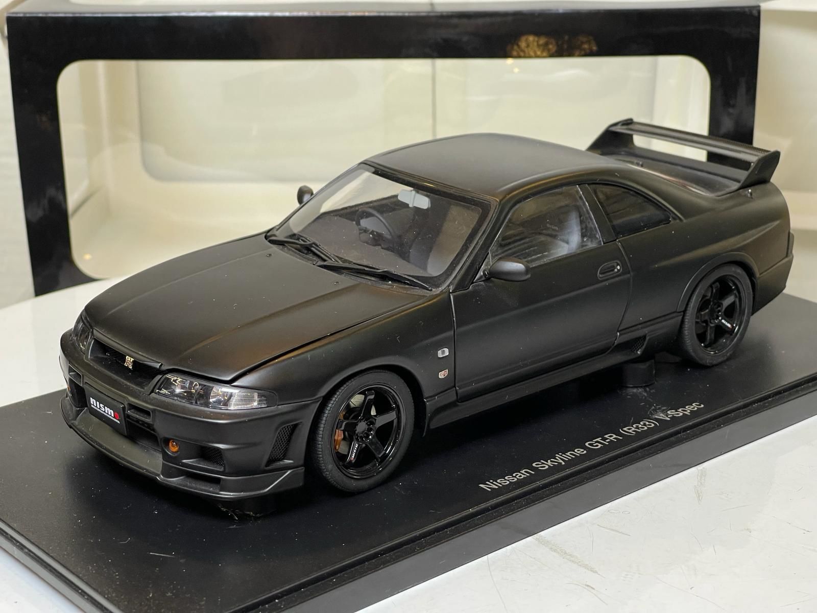 AUTOART - NISSAN - SKYLINE GT-R R-TUNE (R33)