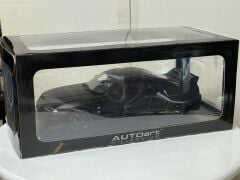 AUTOART - NISSAN - SKYLINE GT-R R-TUNE (R33)