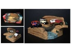 1/64 trial challenge diorama. good for 2 or 3 1/64 (3inch) models