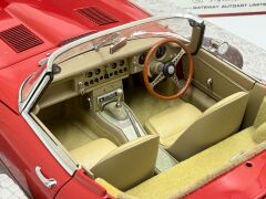 1/18 AUTOART Jaguar E Type Roadster Series I - 73601