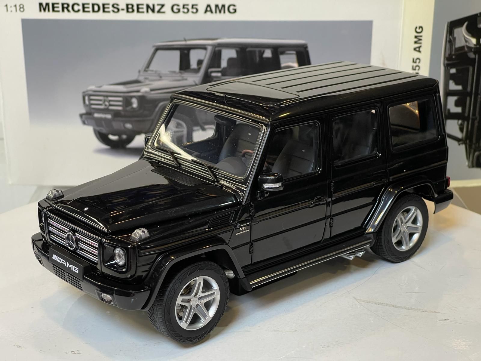 AUTOART - MERCEDES BENZ - G-CLASS G55 V8 AMG 2009 FACELIFT