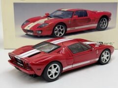 1/18 AUTOART FORD GT RED/WHITE STRIPES - 73021